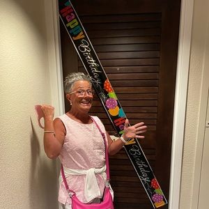 Meet your Posher, Becky